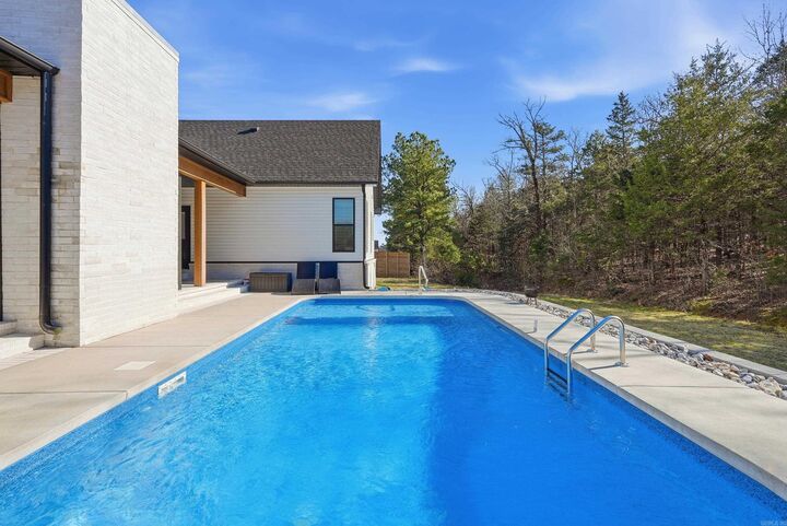 Property Photo:  1708 E Holloway St  AR 72110 