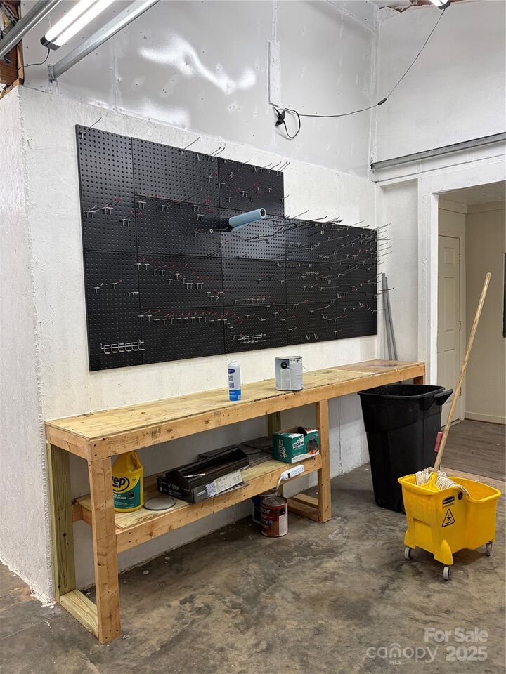 Property Photo: 825 Maple Creek Road NC 28655