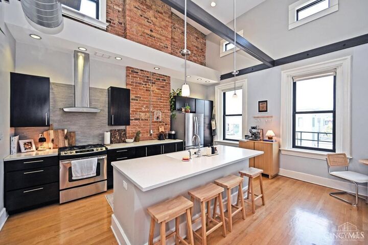 Property Photo:  27 Mercer St  OH 45202 