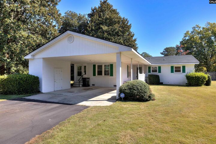 Property Photo:  301 E Northside  SC 29571 