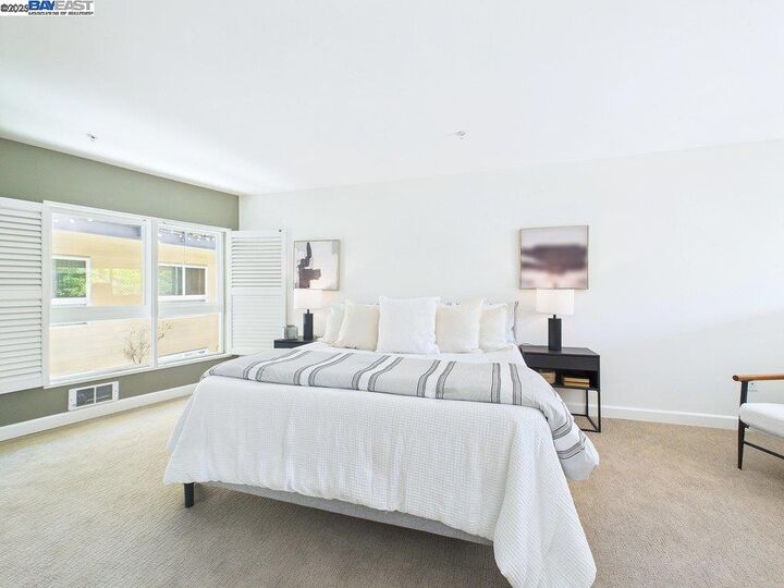 Property Photo: 485 W Macarthur Blvd 201 CA 94609