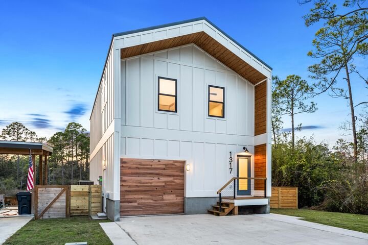 Property Photo: 1317 N Co Highway 393 FL 32459