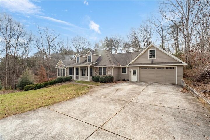 Property Photo: 141 Gartrell Street GA 30540