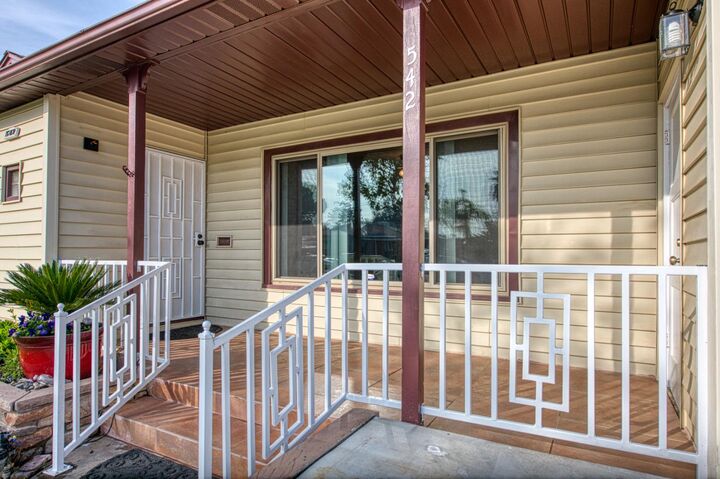 Property Photo:  542 W Harvard  CA 93705 