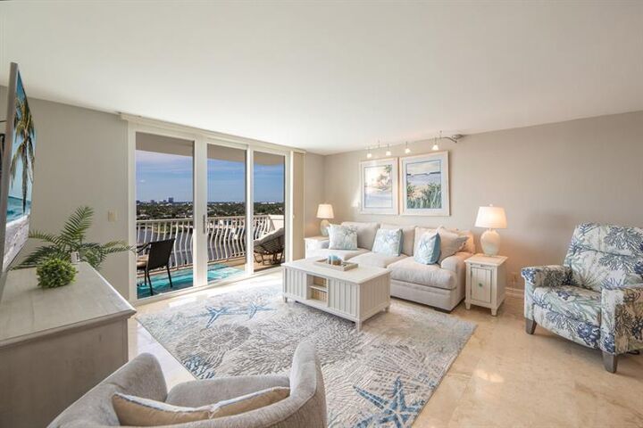 Property Photo: 1 Las Olas Circle 1205 FL 33316
