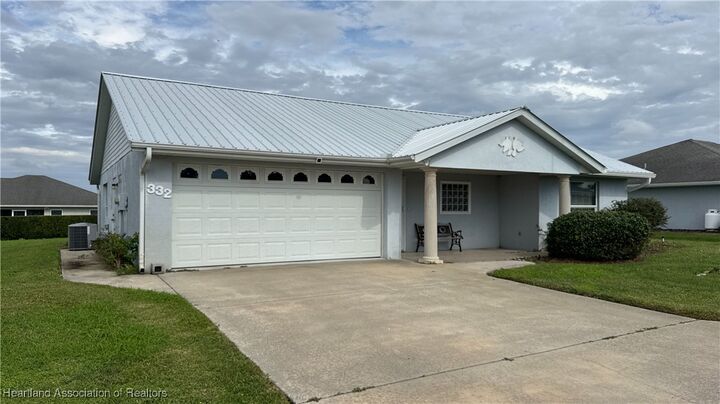 Property Photo: 332 Peabody Circle FL 33825
