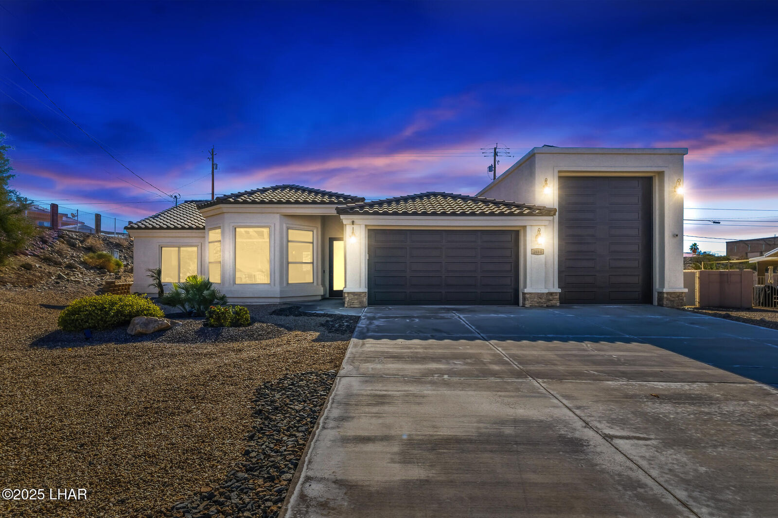 Property Photo:  2660 Avalon Pl  AZ 86404 