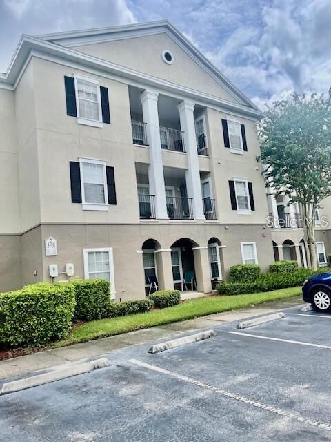 Property Photo: 3701 Conroy Road 1822 FL 32839