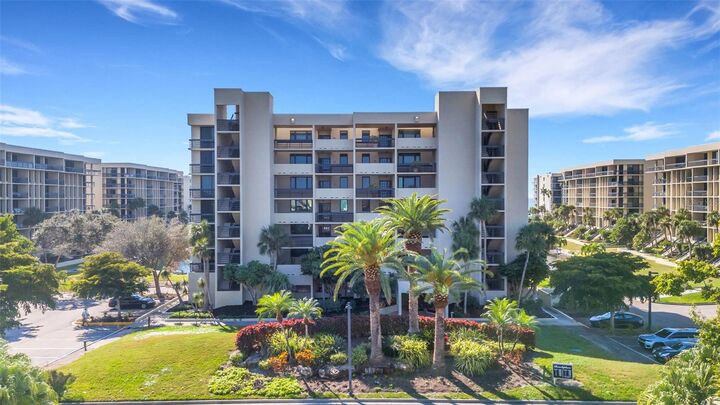 1105 Gulf Of Mexico Drive 203  Longboat Key FL 34228 photo