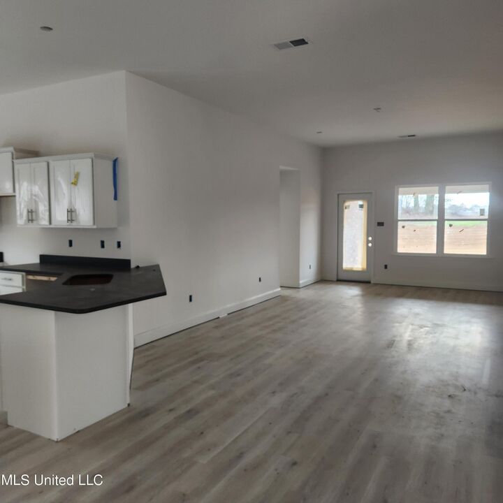 Property Photo:  7835 Gardendale Drive  MS 38654 