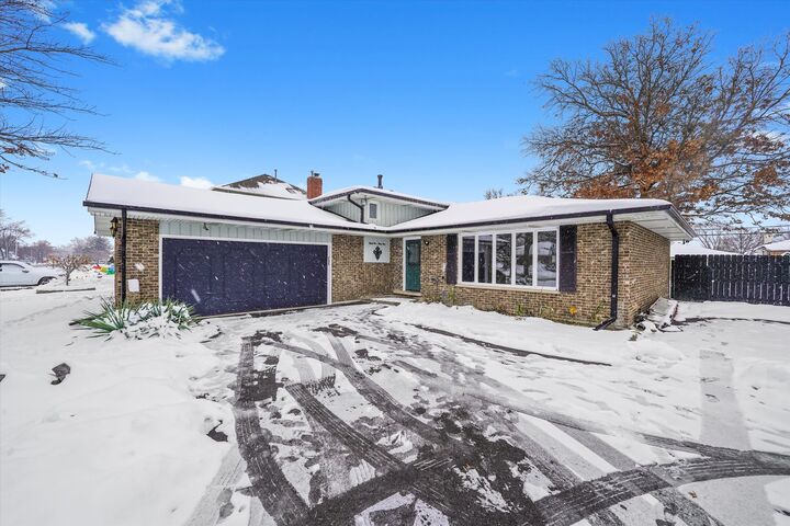8939 Melvina Avenue  Oak Lawn IL 60453 photo