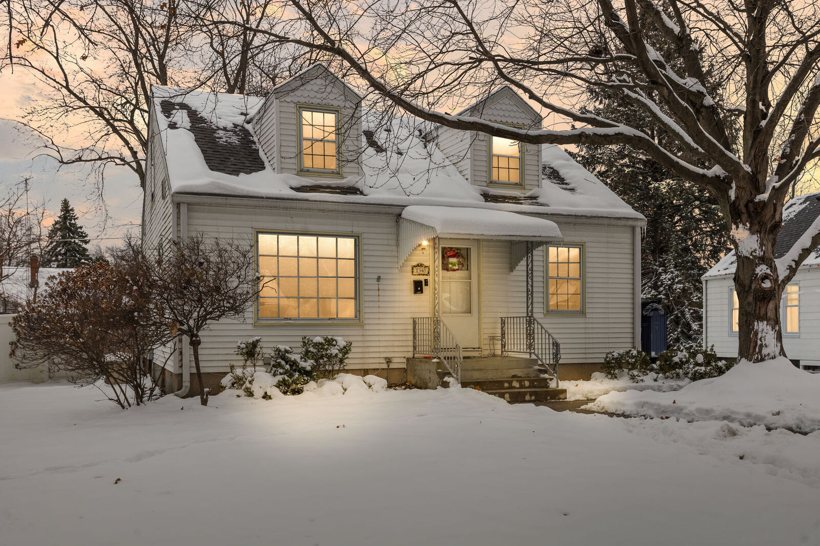 Property Photo: 1340 Lennington Circle NE IL 60901