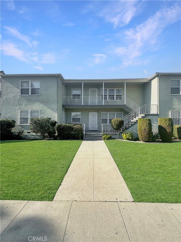 Property Photo: 1805 Hauser Boulevard CA 90019
