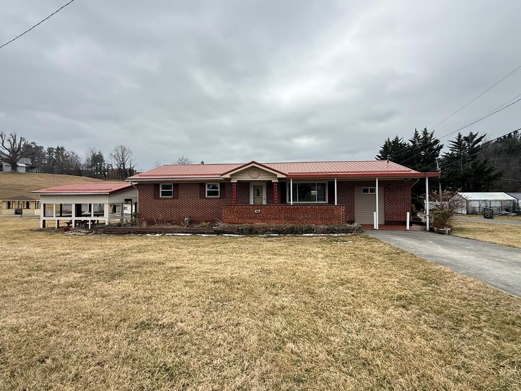 Property Photo: 108 E Canyon WV 24740