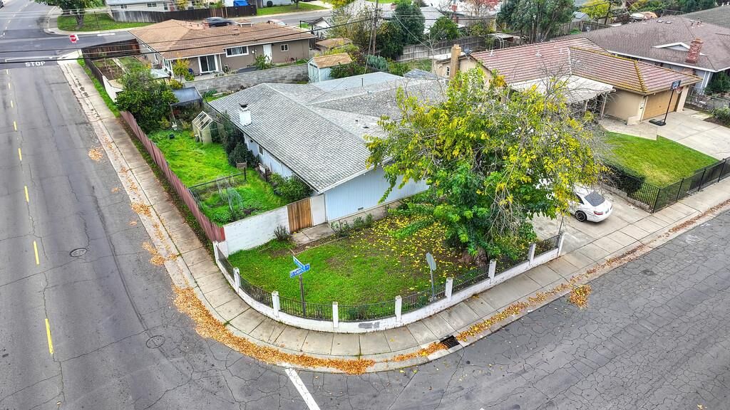 Property Photo: 2701 El Caprice Drive CA 95670