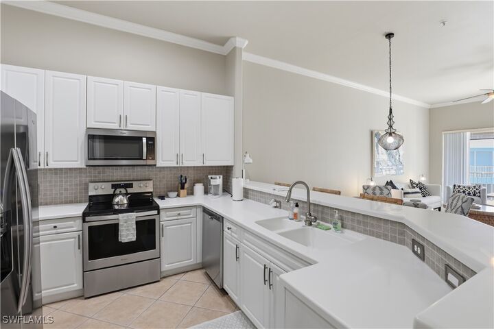 Property Photo: 1214 Sweetwater Lane 2306 FL 34110