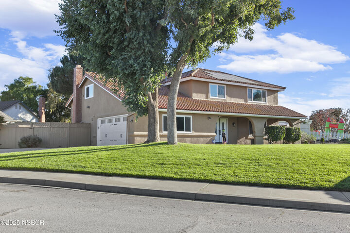 Property Photo:  684 Clubhouse Drive  CA 93455 