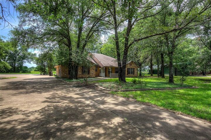 Property Photo:  225 Rs County Road 1278  TX 75440 