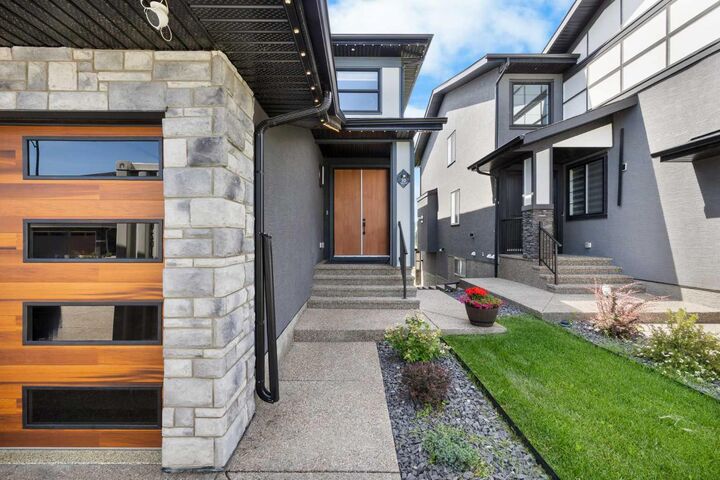 Property Photo:  20 Waterford Heights  AB T1X 2M8 