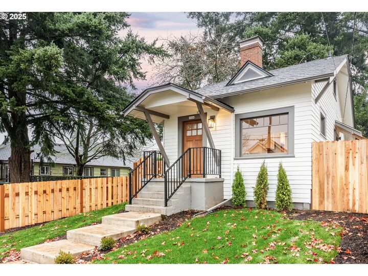 Property Photo: 1006 NE 72nd Ave OR 97213