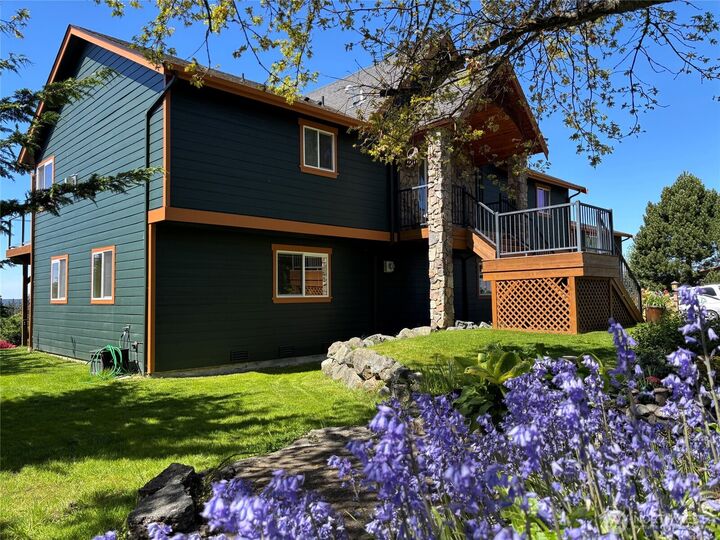 Property Photo:  1028  Circle Drive  WA 98282 