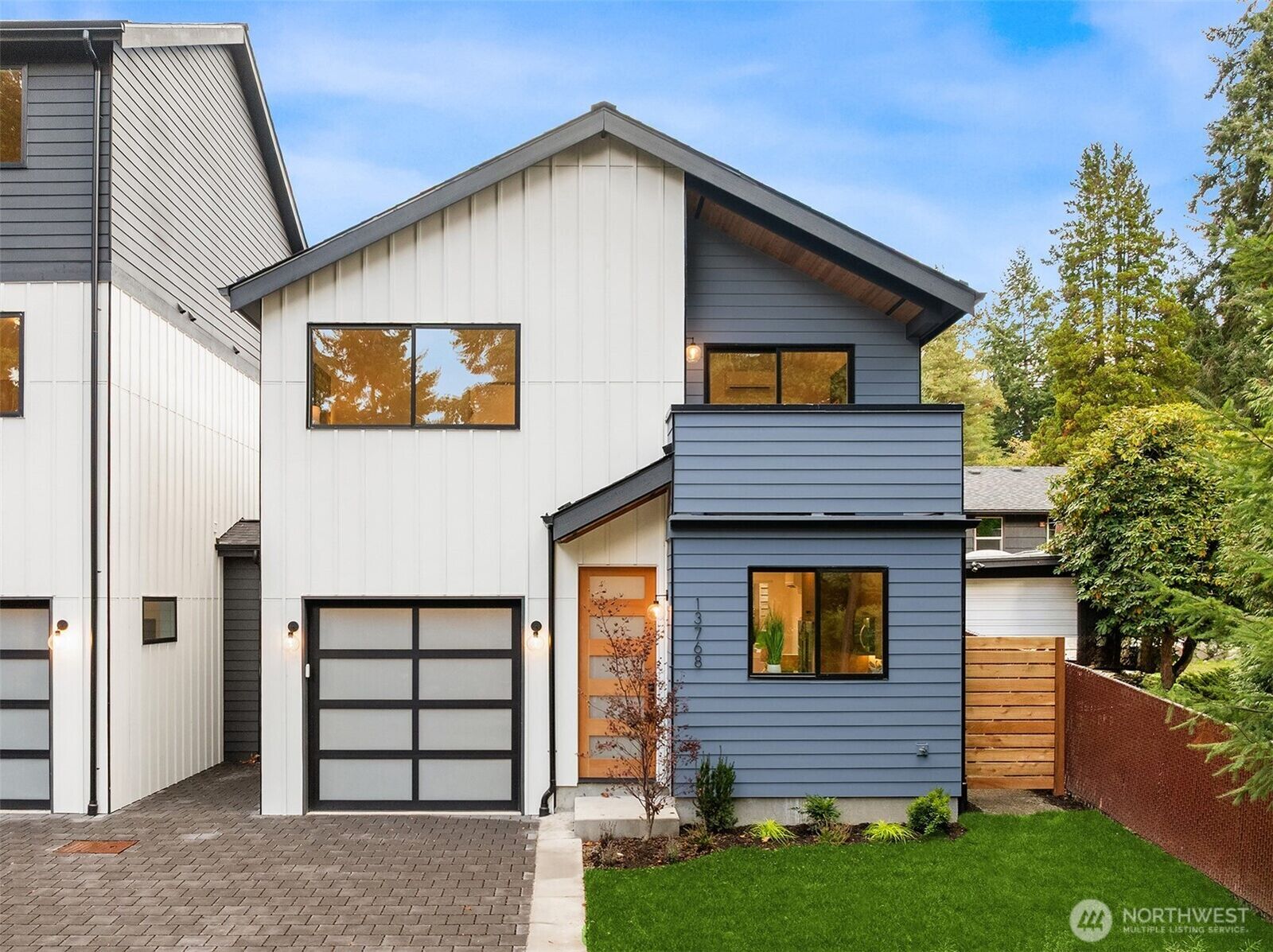 Property Photo: 13768 22nd Avenue NE WA 98125