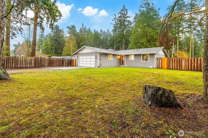 Property Photo:  4318  Hunter Ln  WA 98277 