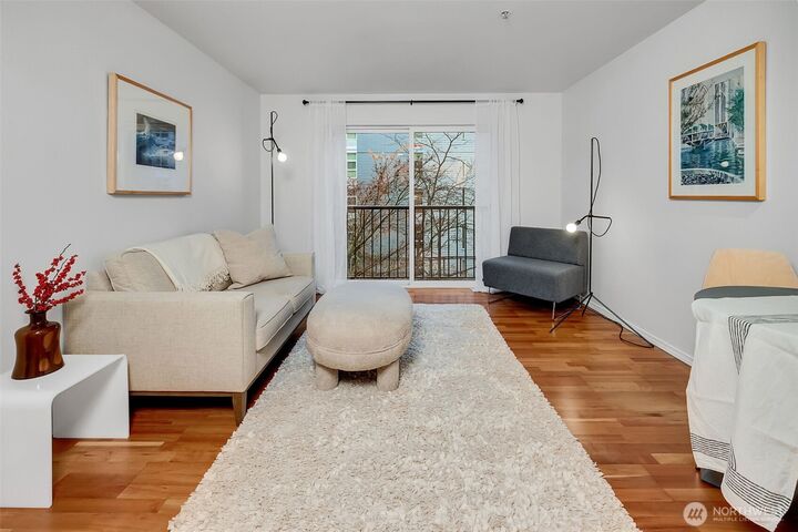 Property Photo:  323  Queen Anne Avenue N 408  WA 98109 