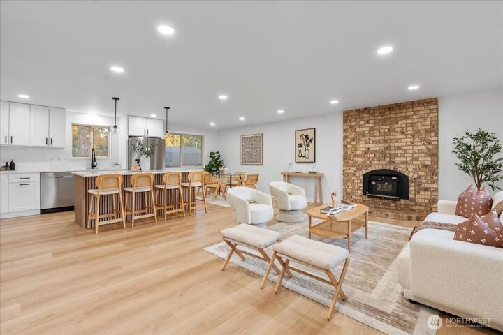 Property Photo:  6651 E Grandview Avenue  WA 98404 