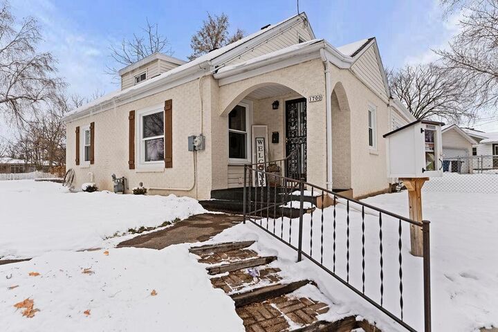 Property Photo: 1700 Algoma Boulevard WI 54901-2725