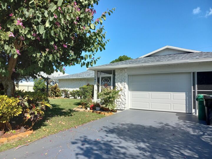 Property Photo:  1971 SE Fallon Drive  FL 34983 