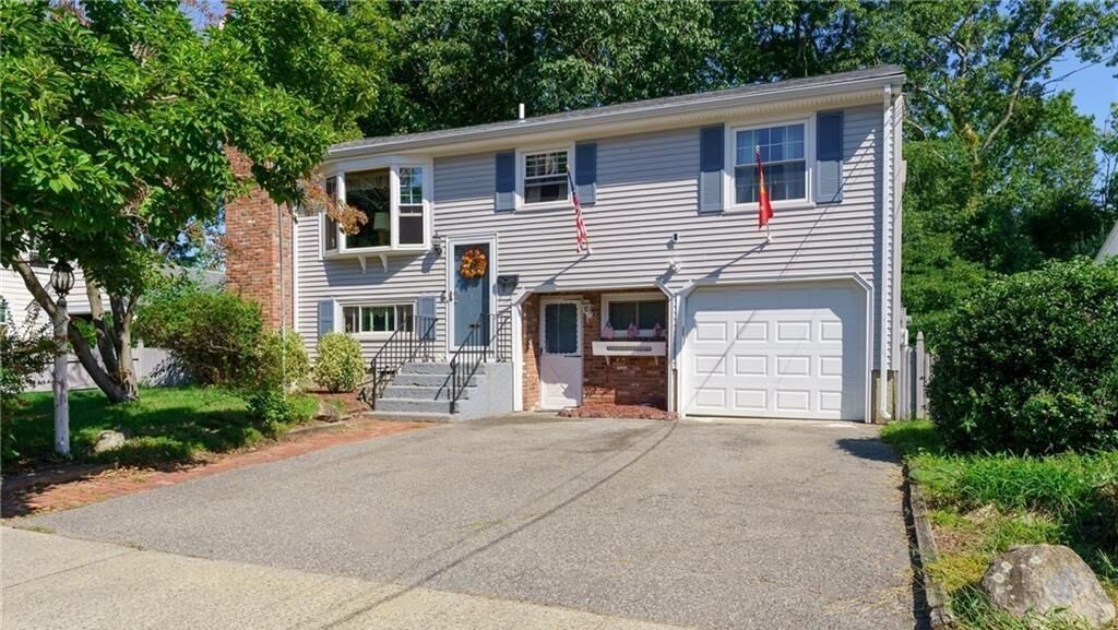 Property Photo:  185 Parkside Avenue  RI 02861 