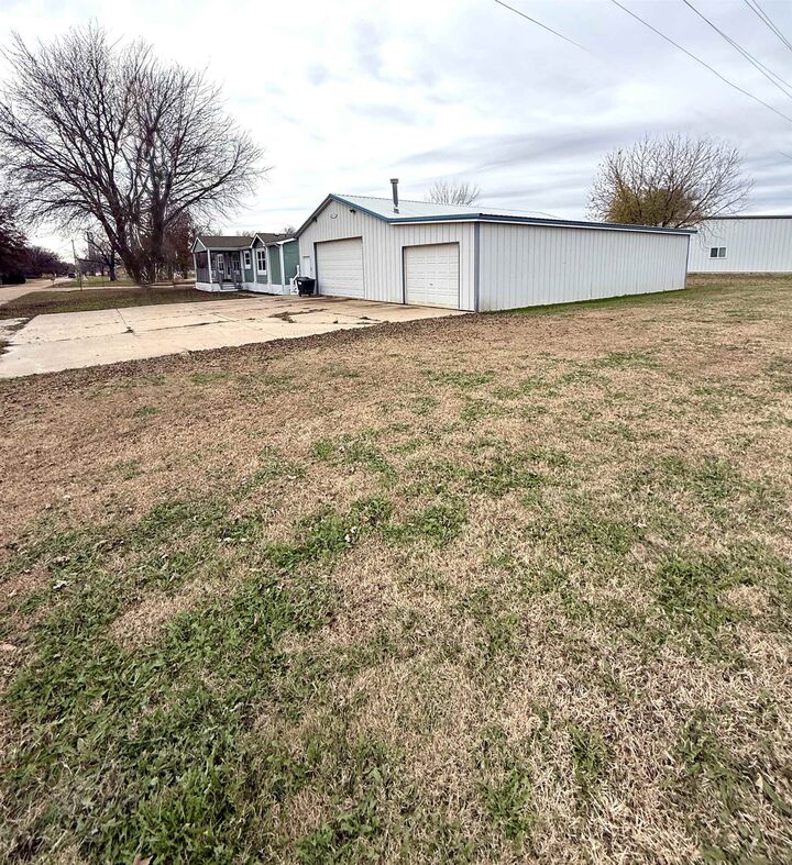 Property Photo: 610 Ash KS 67058