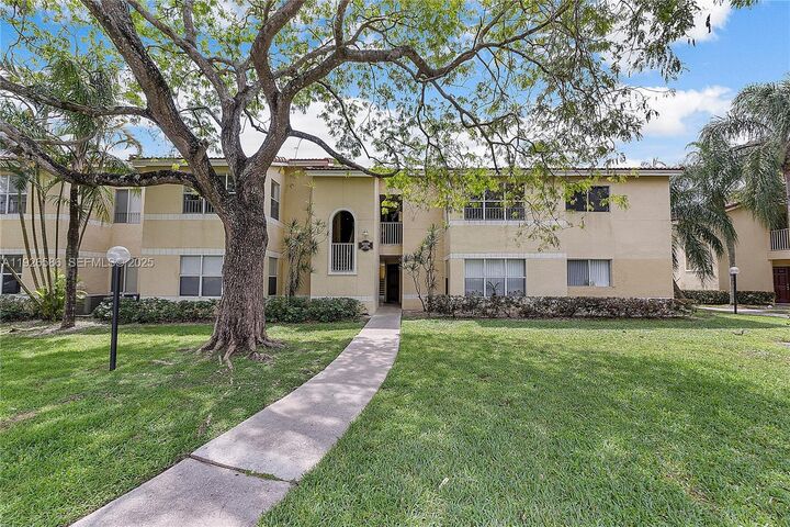 Property Photo:  12430 Vista Isles Dr 1327  FL 33325 