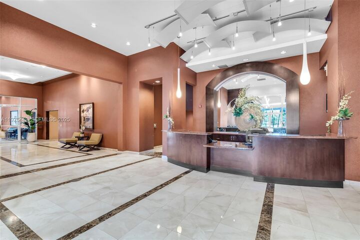 Property Photo: 315 NE 3rd Ave 1805 FL 33301