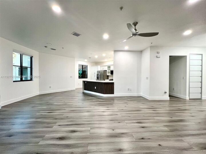 Property Photo: 2955 NW 126th Ave 320-5 FL 33323