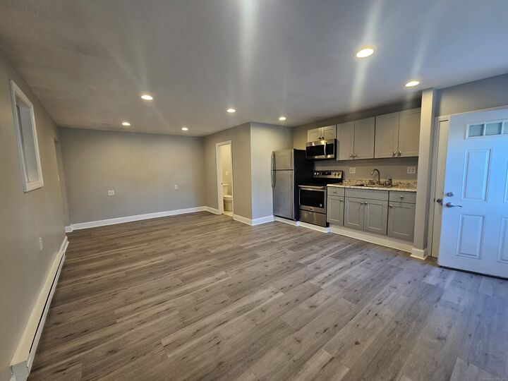 Property Photo: 370 Bruce Avenue CT 06615