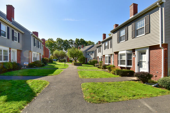 Property Photo:  7 Barrington Drive Apt C  CT 06109 