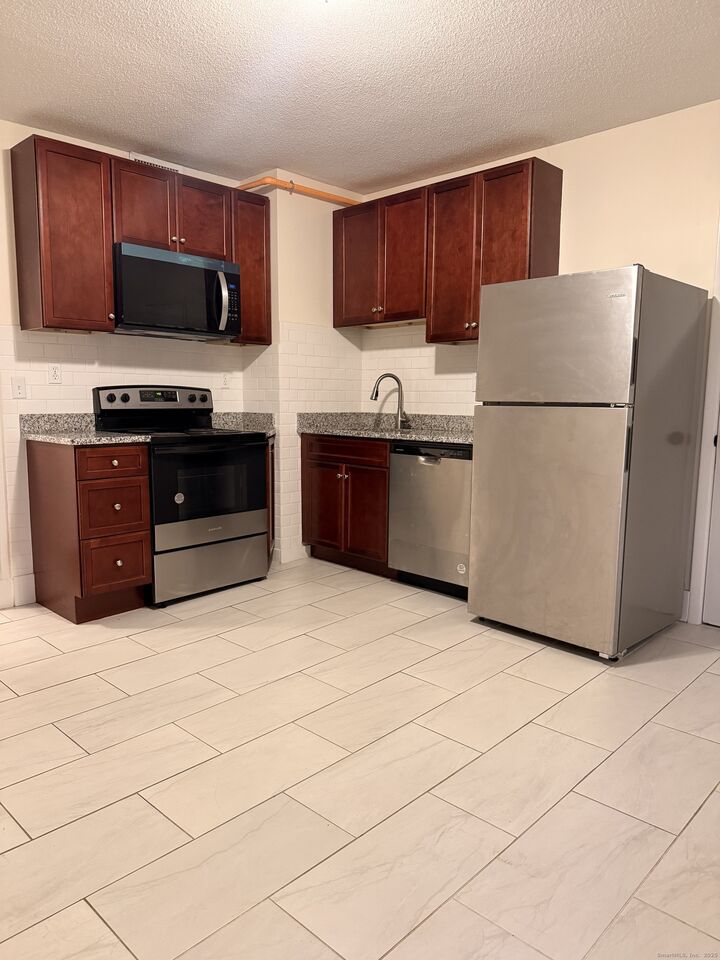 Property Photo: 50 Washington Street 2 CT 06457