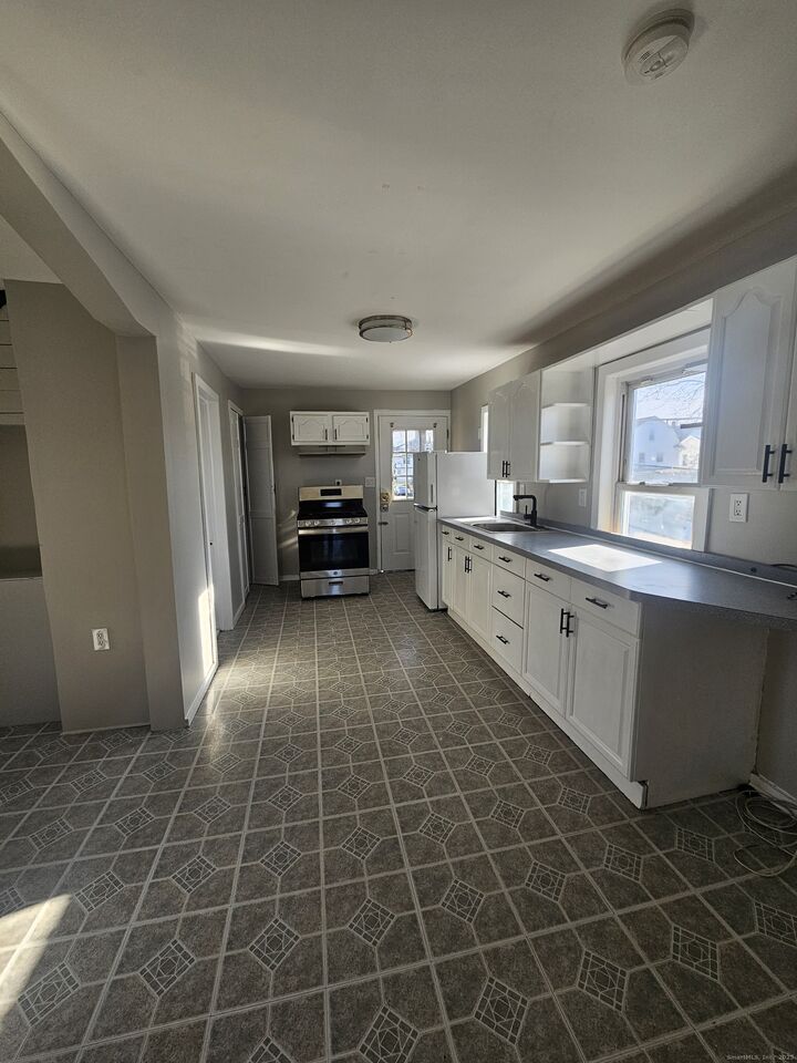 Property Photo: 370 Bruce Avenue CT 06615