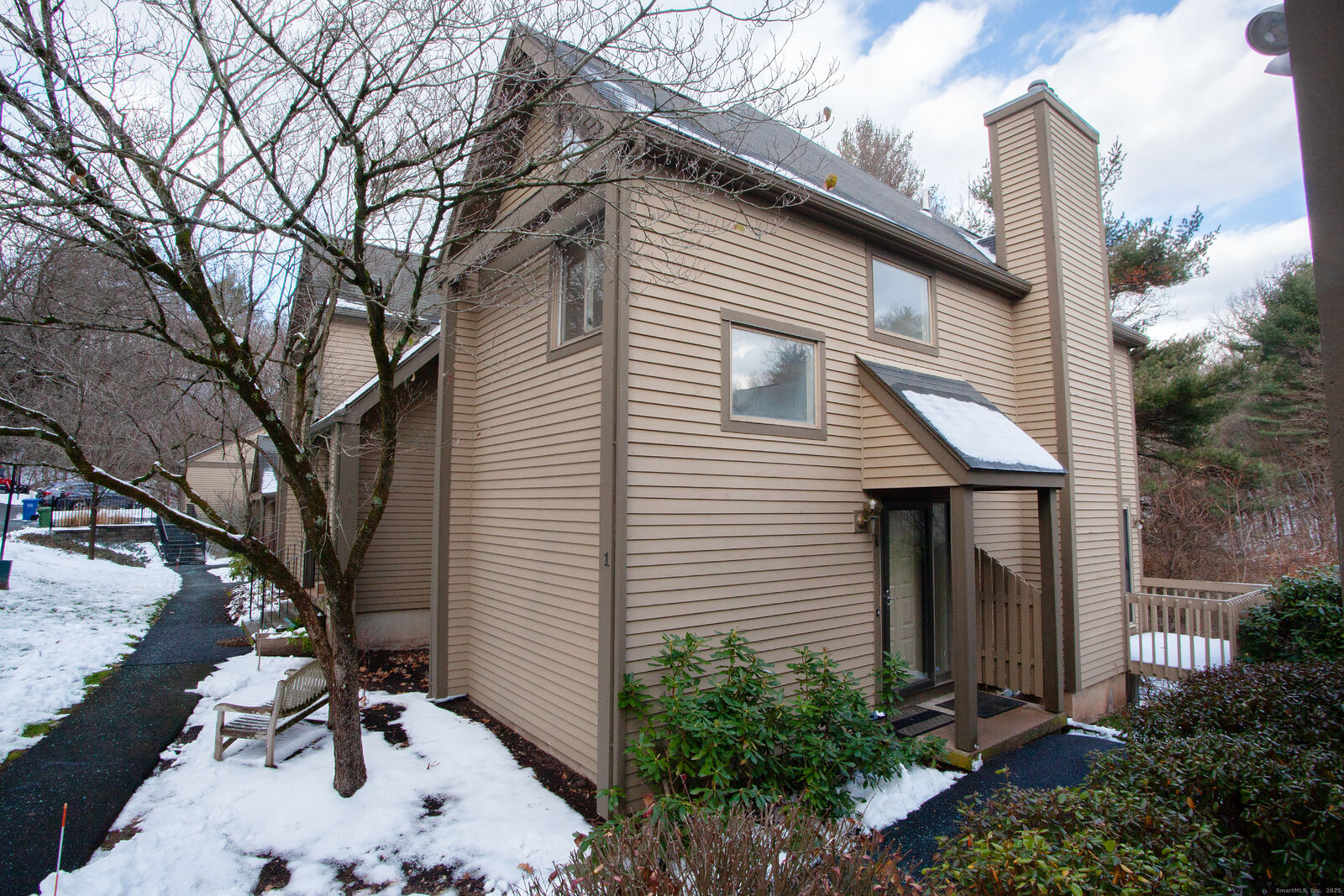 Property Photo: 1 River View 1 CT 06001