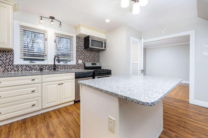 Property Photo:  23 Highview Avenue  CT 06109 