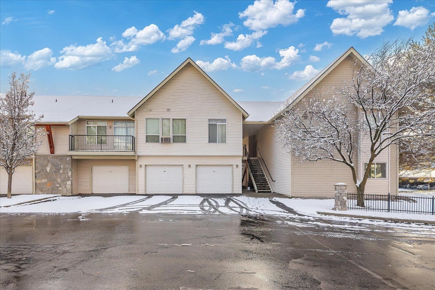 Property Photo: 22855 E Country Vista Dr 481 WA 99019