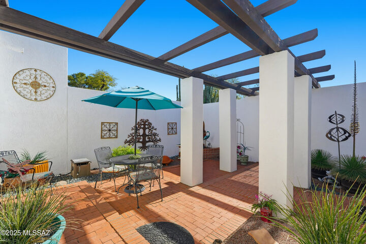 Property Photo:  7145 E Sabino Vista Circle  AZ 85750 