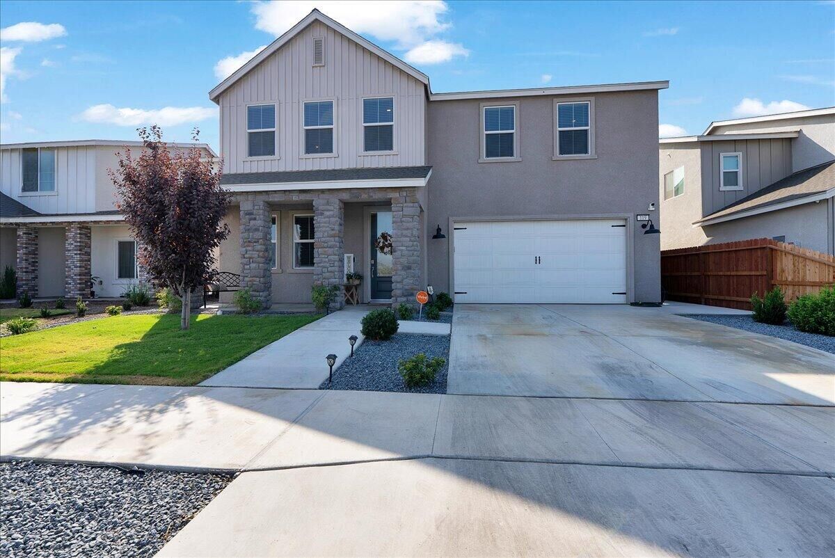 Property Photo: 119 NE Riverway Drive CA 93291