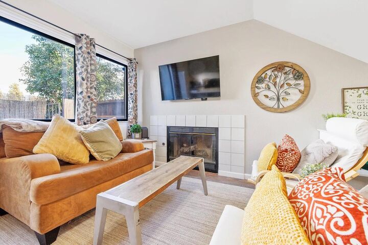 Property Photo: 4926-4928 W Westgate Court CA 93277