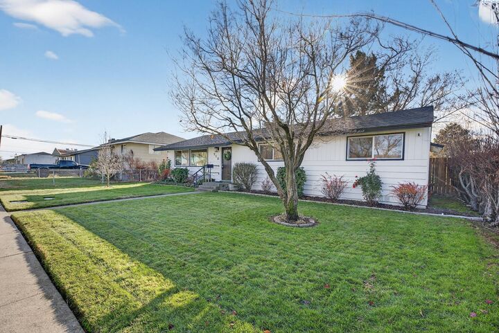Property Photo: 712 W Jan St WA 99302