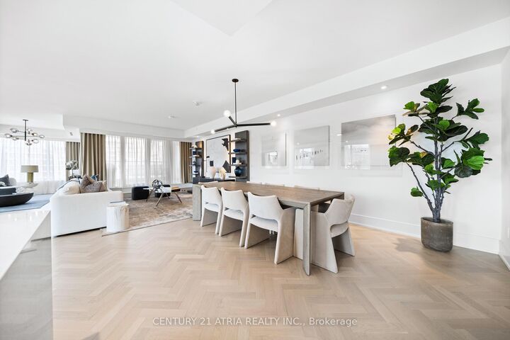 Property Photo:  455 Wellington Street W 810  ON M5J 2R2 