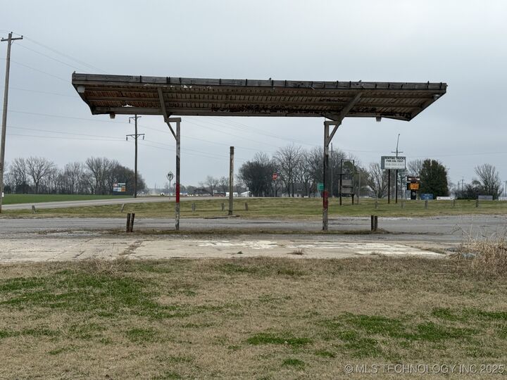 Property Photo:  9999 Hwy 100  OK 74470 
