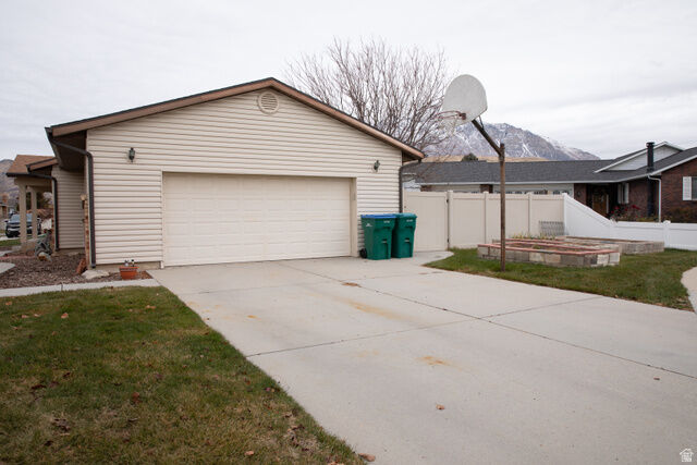 Property Photo:  922 N 550 E  UT 84097 